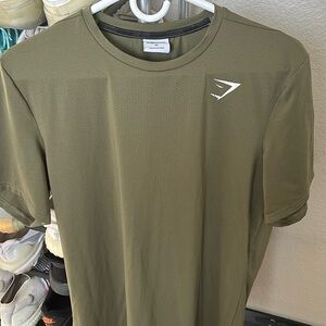 MENS ARMY GREEN GYMSHARK ATHLETIC WORKOUT TSHIRT